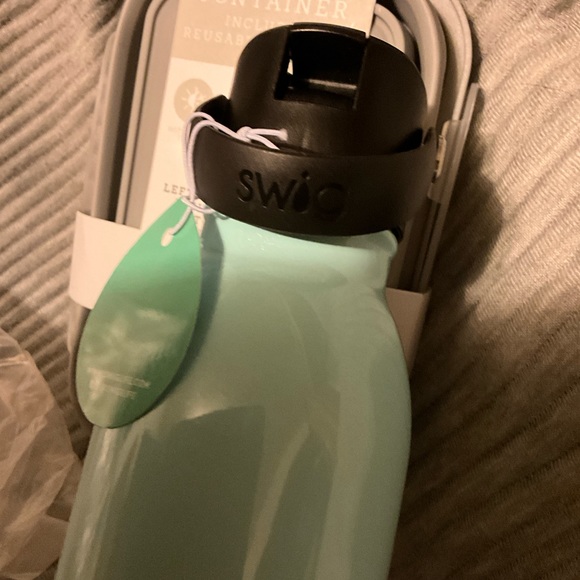 SWIG LIFE Water Bottle &  Krumbs Gray Silicone Lunch Container - Picture 12 of 16